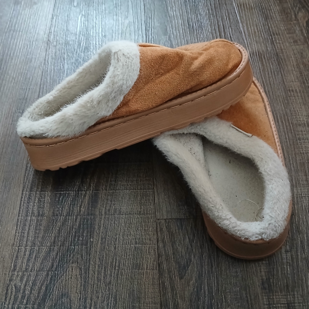Women's Well Loved & Used Cozy Tan Suede Slippers with Faux Fur Lining